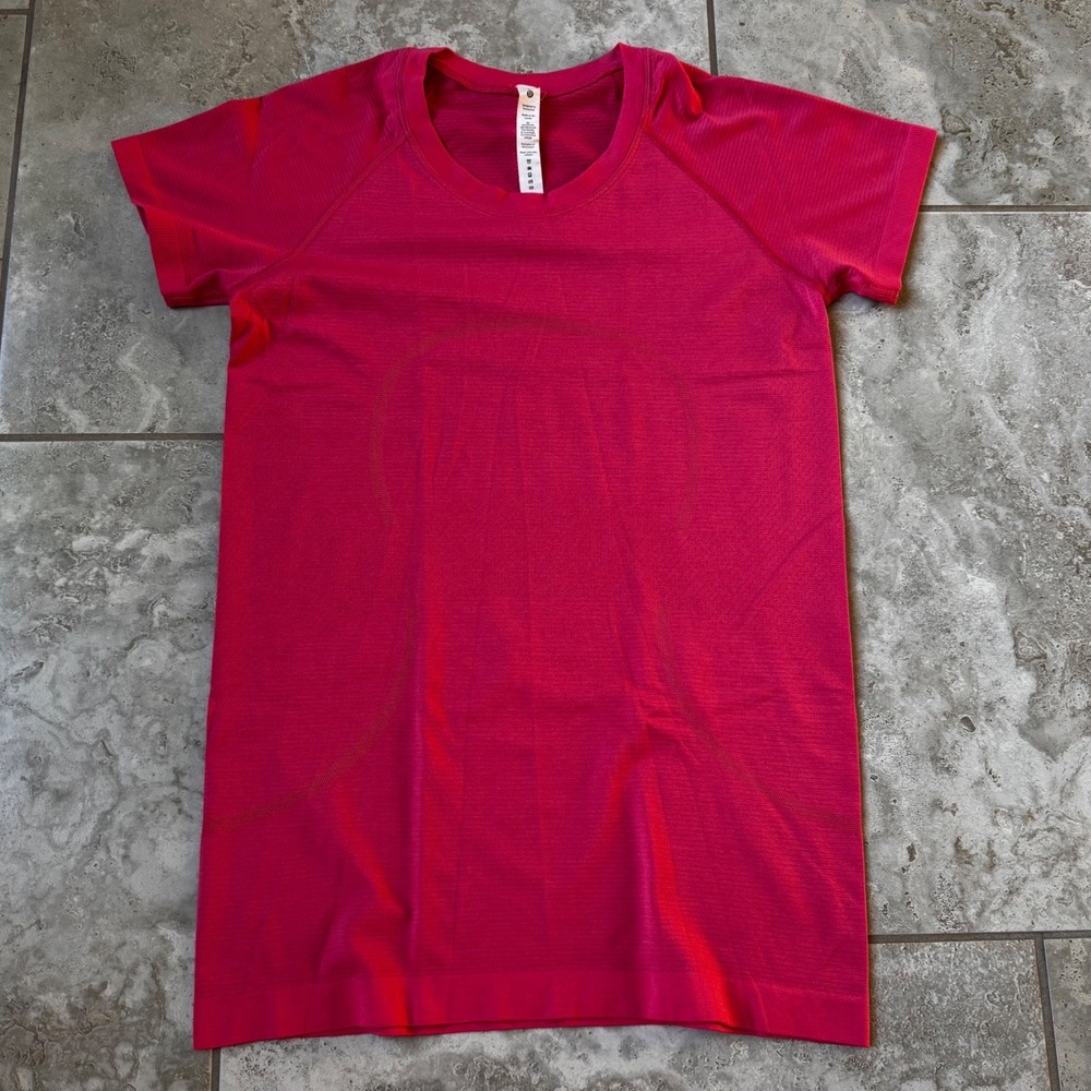 Lululemon Swiftly Tech Short Sleeve 2.0 Pink Running Shirt Size 8 LW3DFMS